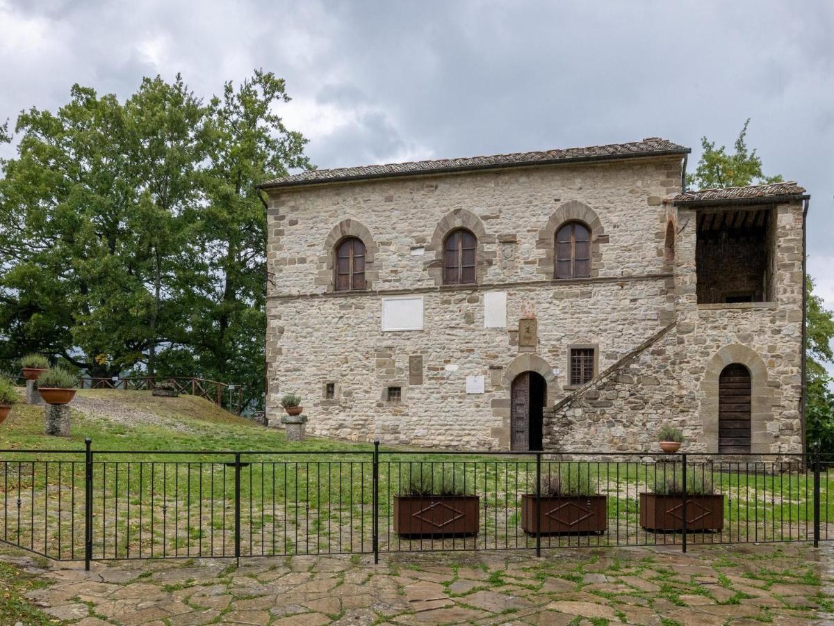 카프라스미켈란젤로 Historic Farmhouse With Swimming Pool In Michelangelo S Places 빌라 외부 사진